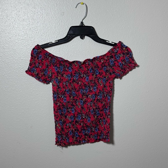 Crave Fame By Almost Famous Smocked Women Red Floral Top Size M. - Picture 1 of 7